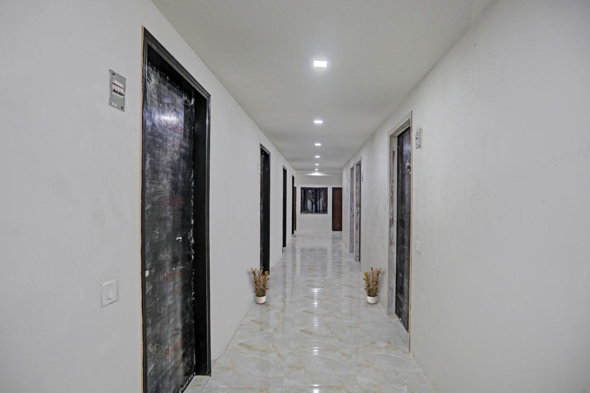 Super Townhouse The Arrow Near Lotus Temple Otel Yeni Delhi Dış mekan fotoğraf